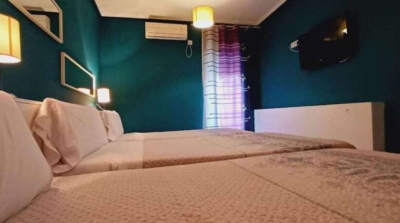 مسافرخانه C&h Aravaca Garden