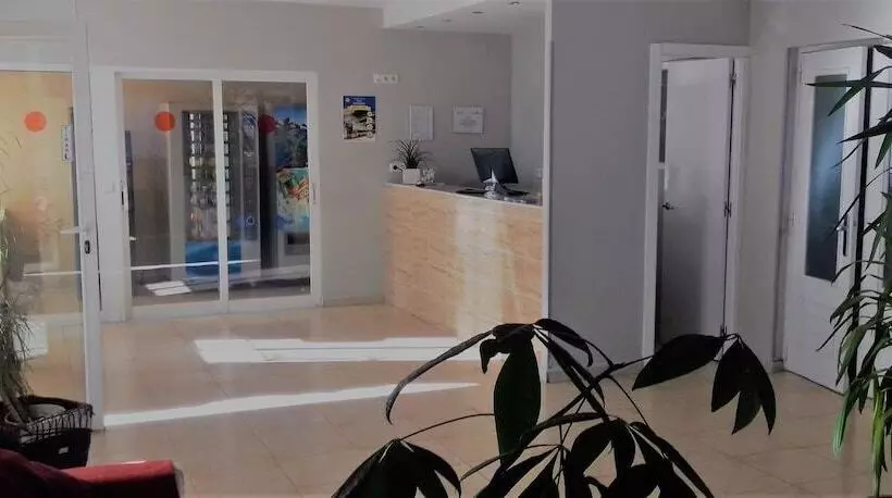 مسافرخانه C&h Aravaca Garden