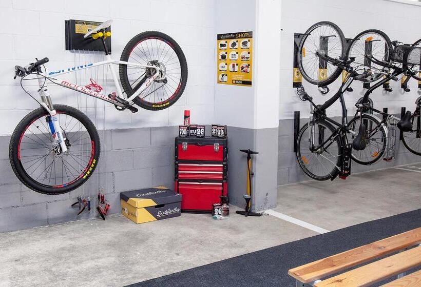 Отель Atenea Port Barcelona Mataro