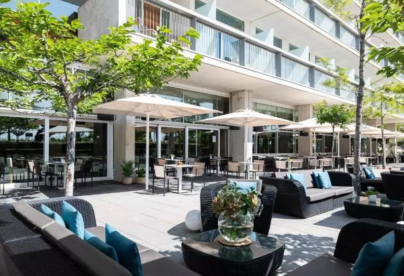 Отель Atenea Port Barcelona Mataro