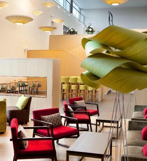 Отель Atenea Port Barcelona Mataro