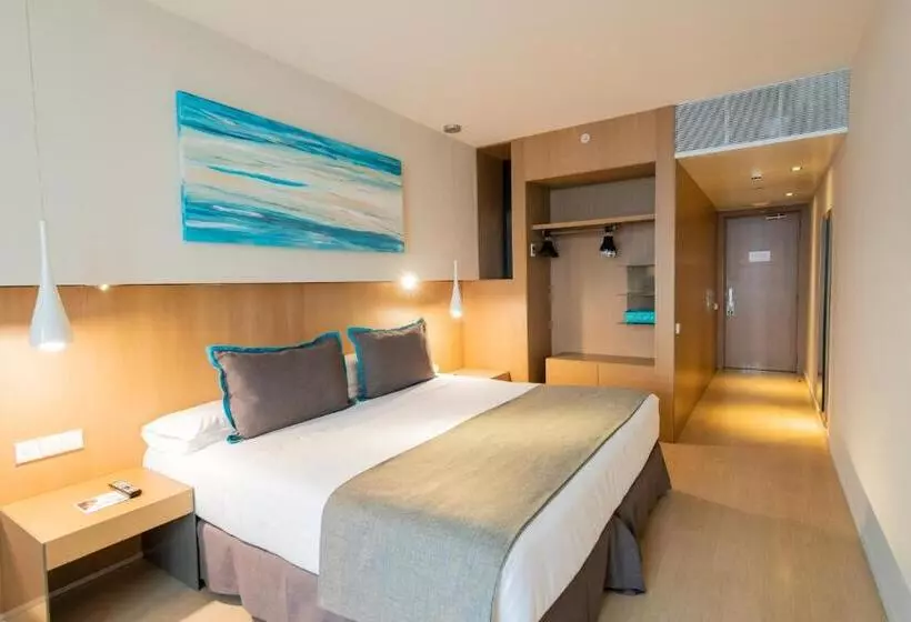 Отель Atenea Port Barcelona Mataro