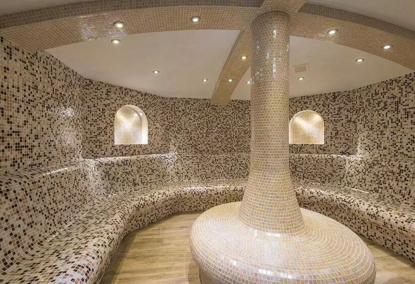 St. Spas Hotel & Balneo Complex