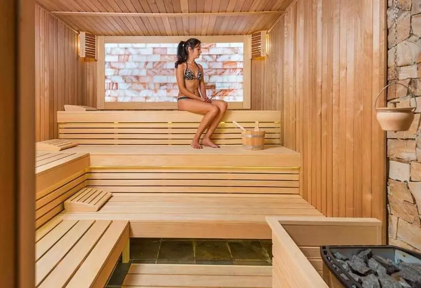 St. Spas Hotel & Balneo Complex