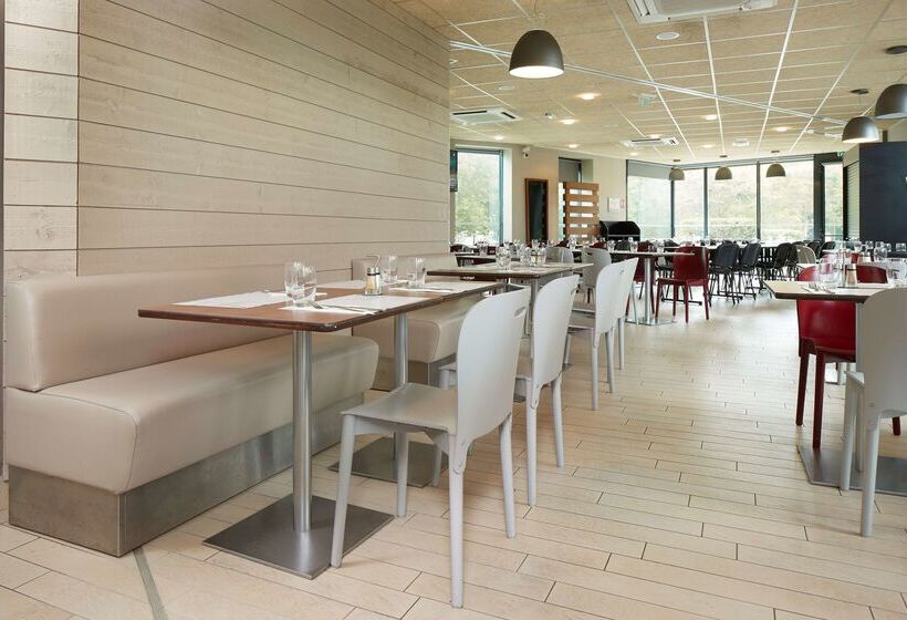 בית מלון כפרי Campanile Nantes Centre Saint Jacques