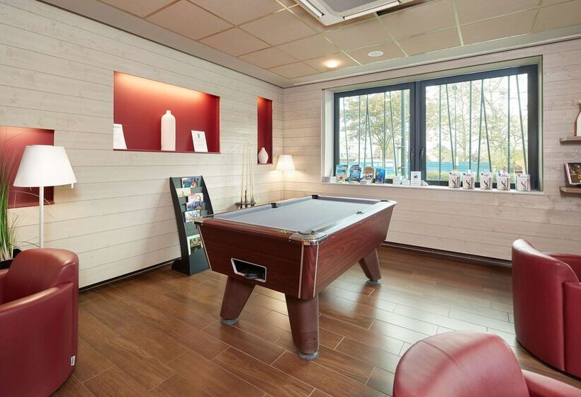 בית מלון כפרי Campanile Nantes Centre Saint Jacques