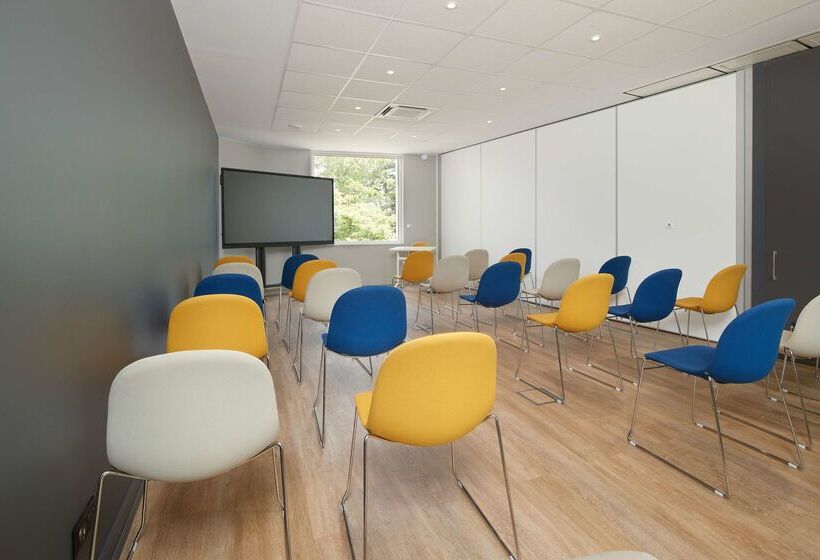 בית מלון כפרי Campanile Nantes Centre Saint Jacques