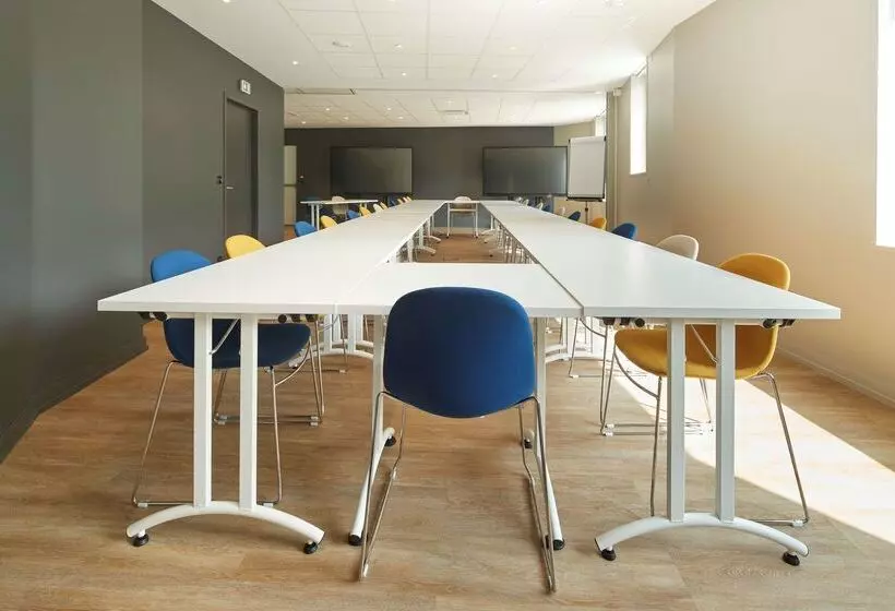 هتل Campanile Nantes Centre Saint Jacques