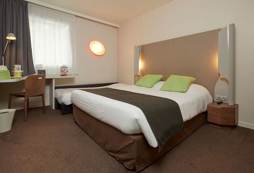 בית מלון כפרי Campanile Nantes Centre Saint Jacques