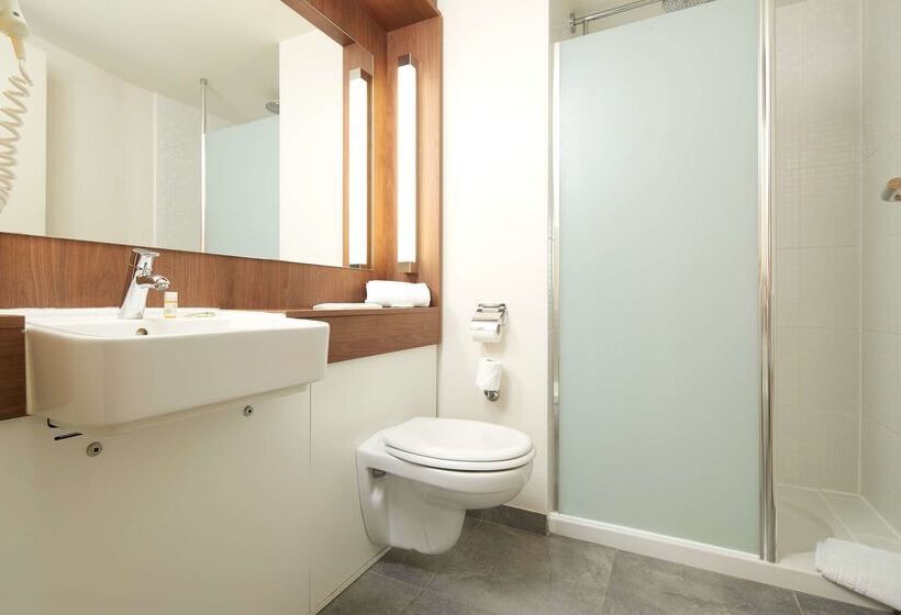 בית מלון כפרי Campanile Nantes Centre Saint Jacques