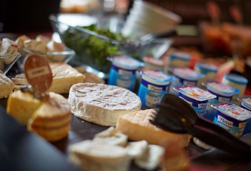 בית מלון כפרי Campanile Nantes Centre Saint Jacques