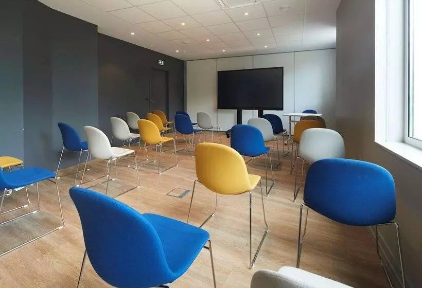 هتل Campanile Nantes Centre Saint Jacques