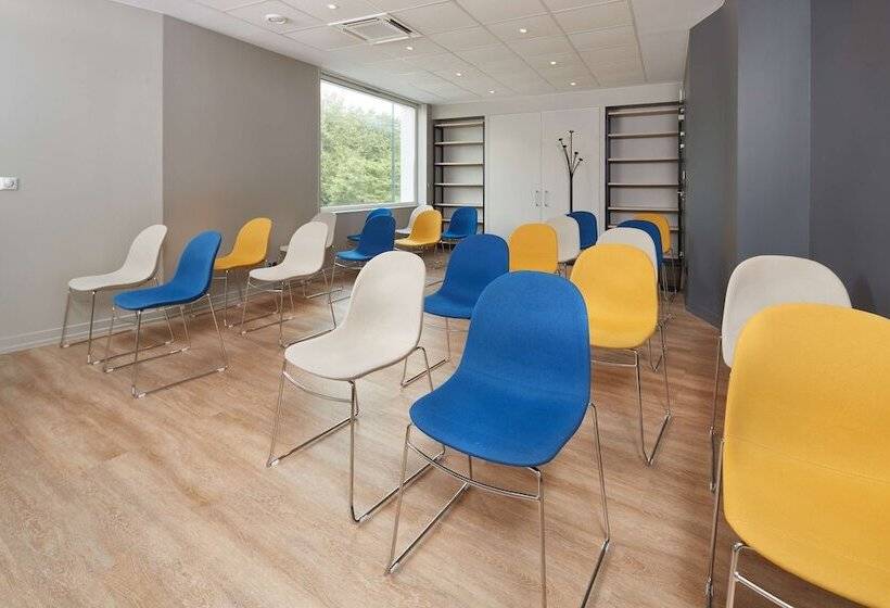 בית מלון כפרי Campanile Nantes Centre Saint Jacques