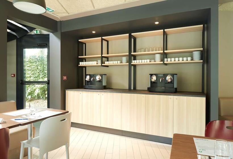 בית מלון כפרי Campanile Nantes Centre Saint Jacques