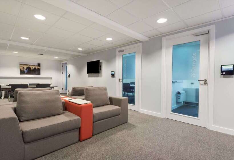 ホテル Days Inn Watford Gap