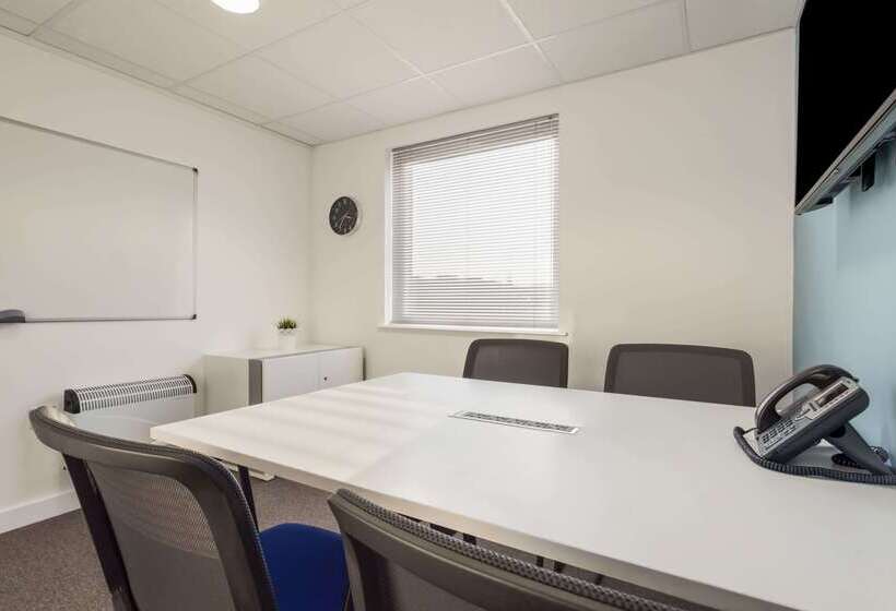 ホテル Days Inn Watford Gap