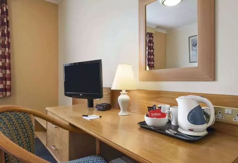 Отель Days Inn Watford Gap