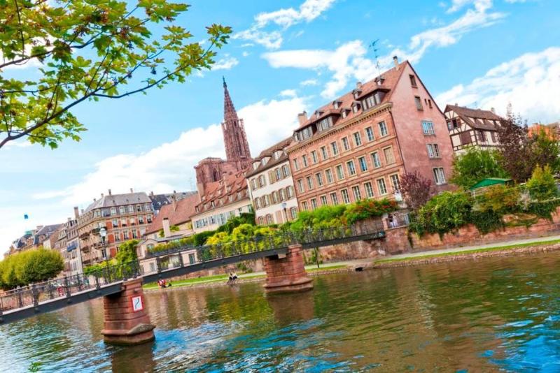 בית מלון כפרי Des Arts   Centre Cathédrale