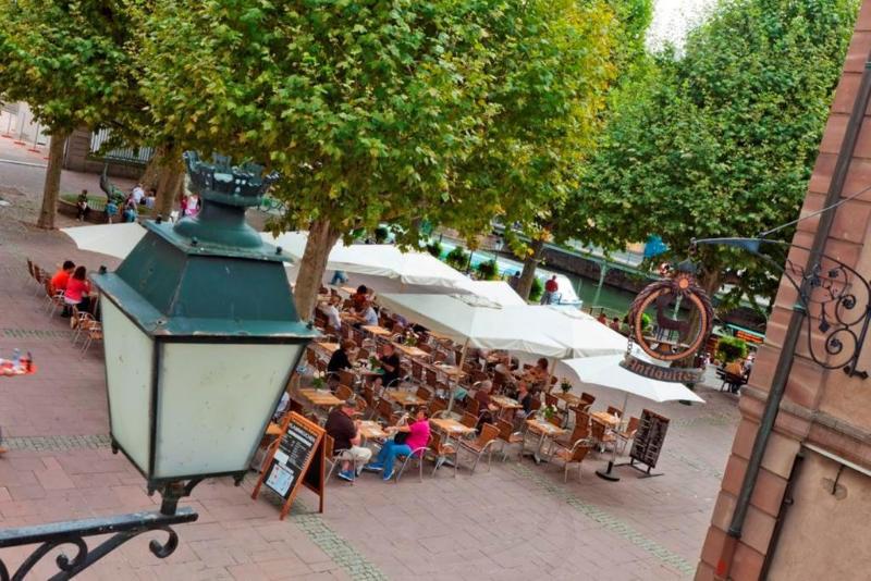 בית מלון כפרי Des Arts   Centre Cathédrale