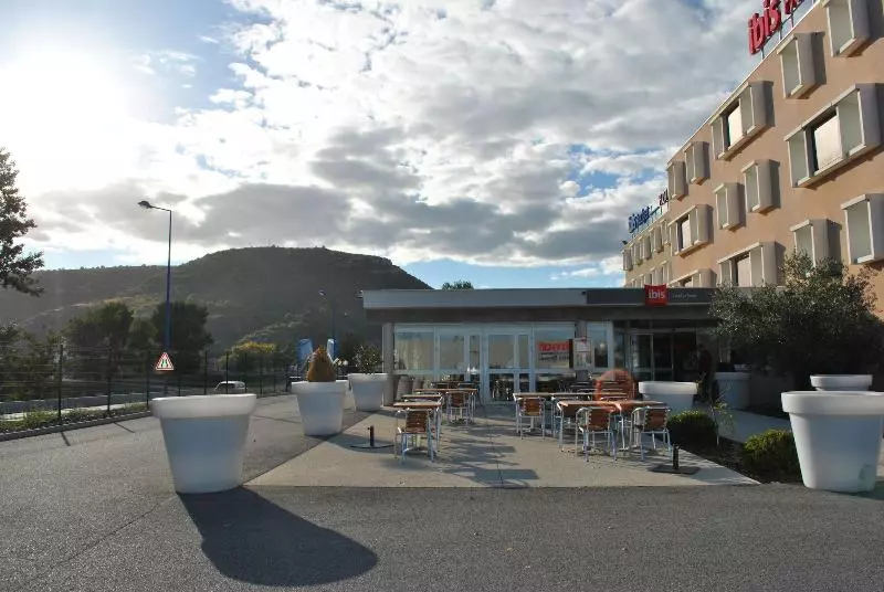 ホテル Ibis Loriol Le Pouzin