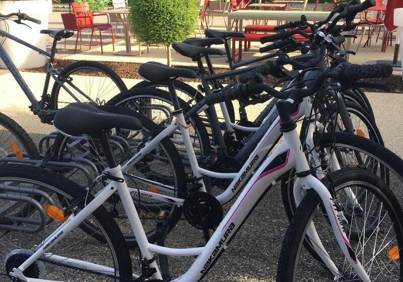 ホテル Ibis Loriol Le Pouzin