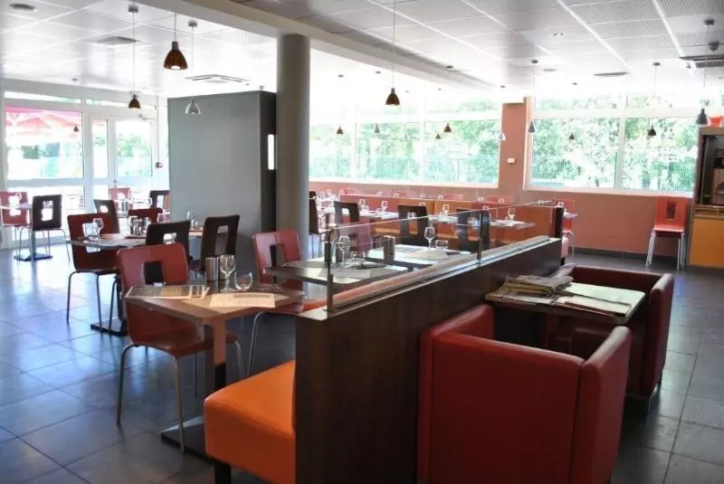 ホテル Ibis Loriol Le Pouzin