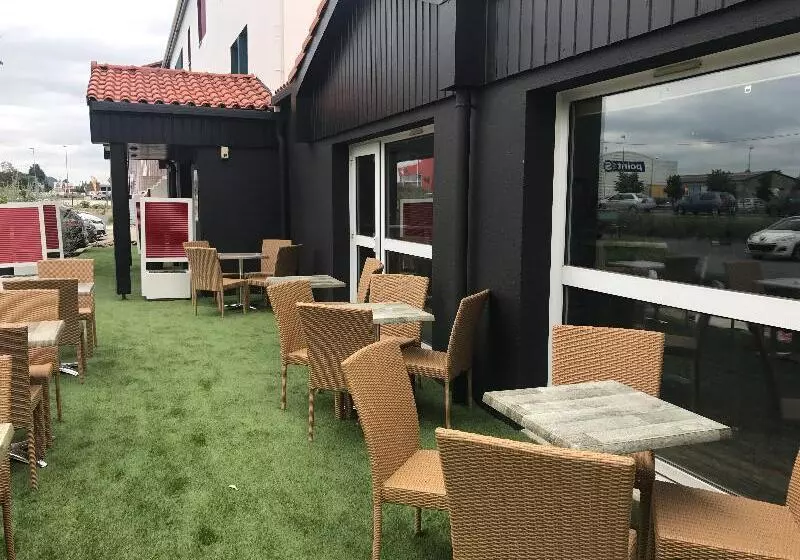 ホテル Kyriad Direct Agen