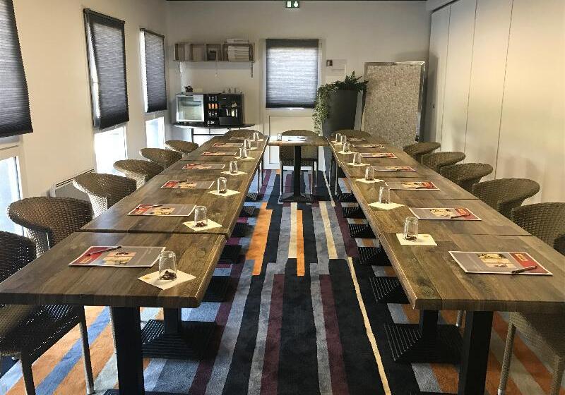 호텔 Kyriad Direct Agen