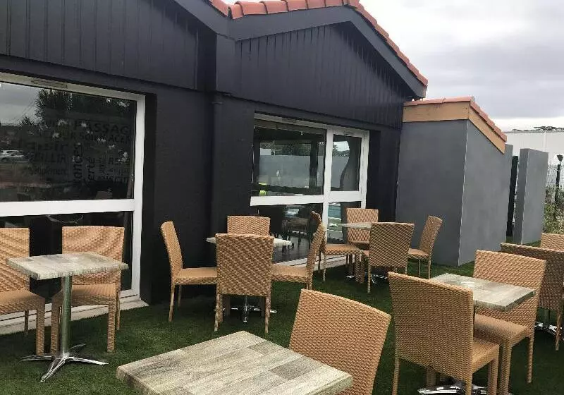 ホテル Kyriad Direct Agen