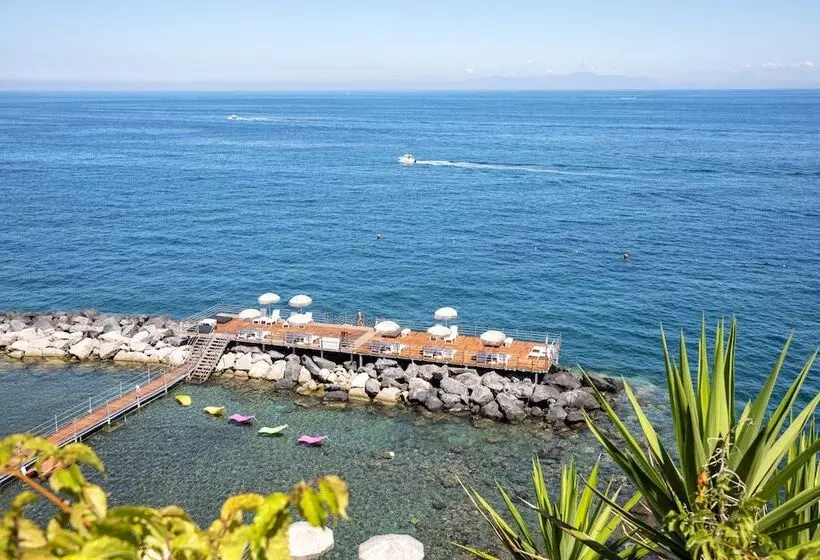 Отель La Madonnina