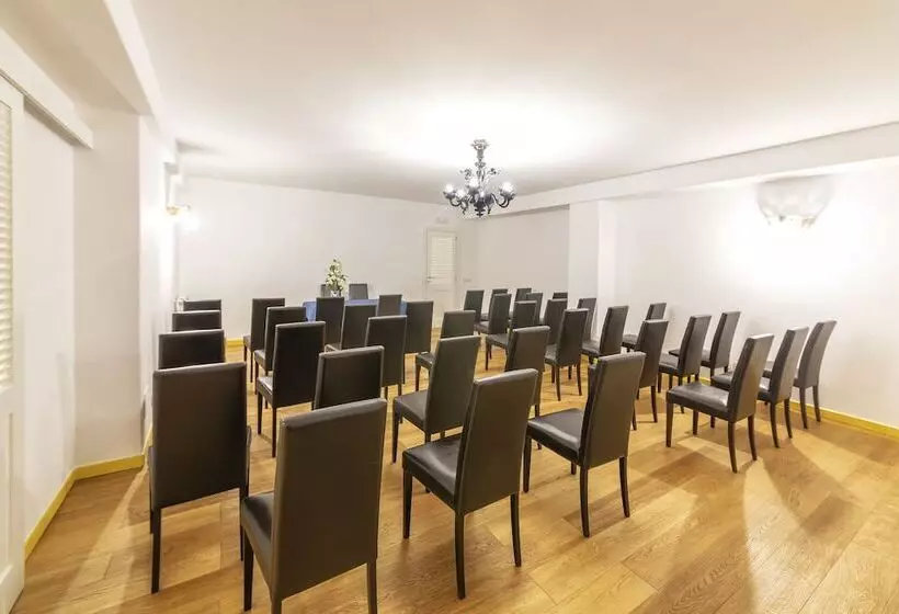 Отель La Madonnina