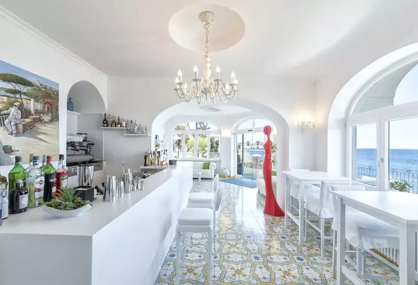 Отель La Madonnina