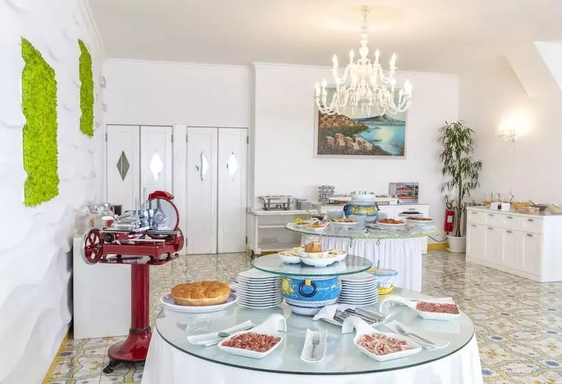 Отель La Madonnina