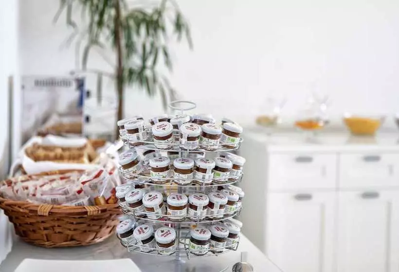 Отель La Madonnina