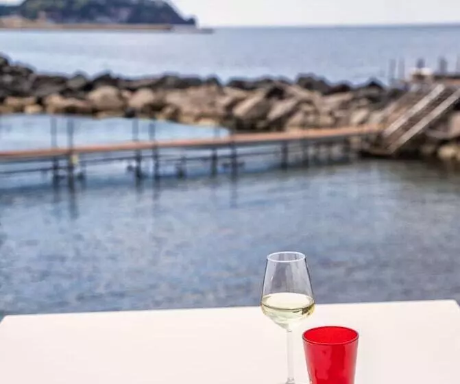 Отель La Madonnina