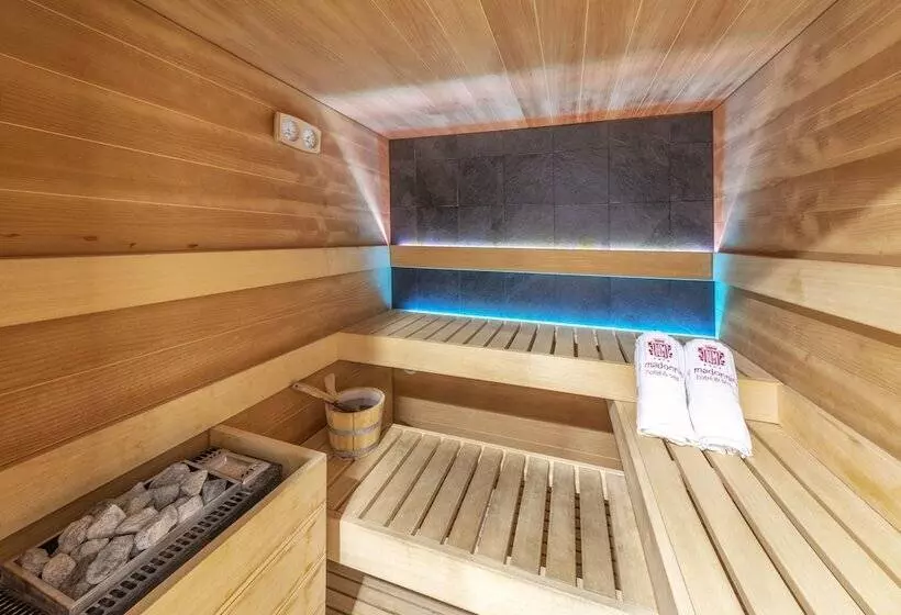 Отель La Madonnina