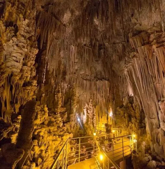 هتل Liotrivi Historical Mansion & Boutique