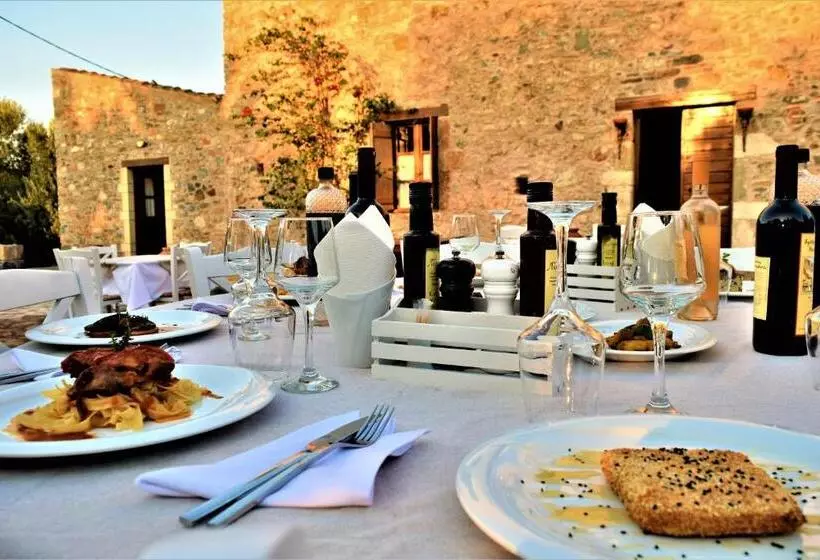 هتل Liotrivi Historical Mansion & Boutique