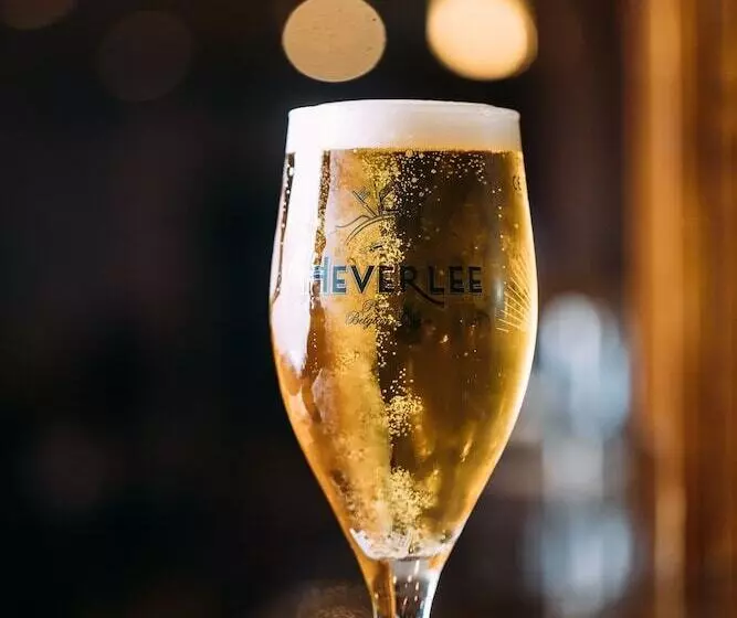 The Valley Hotel & Carriage Gardens