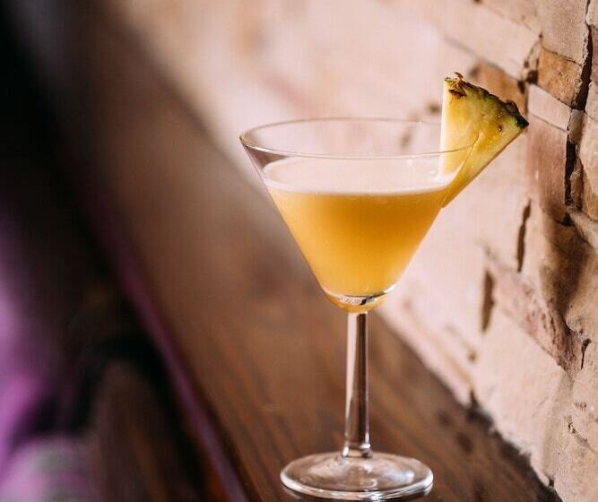 The Valley Hotel & Carriage Gardens