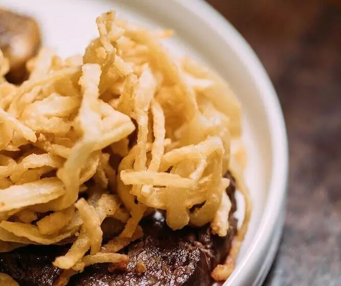 The Valley Hotel & Carriage Gardens