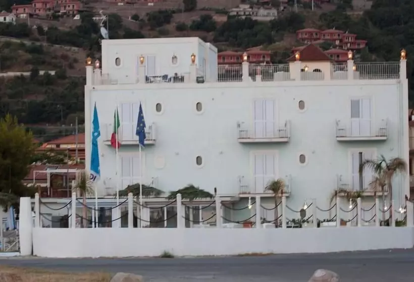 Отель Yachting Club Mare