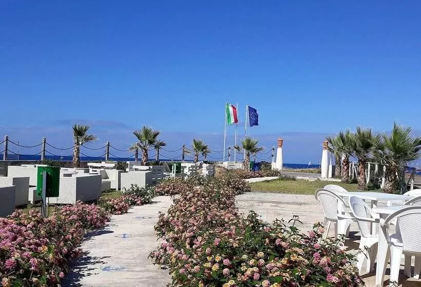 Отель Yachting Club Mare