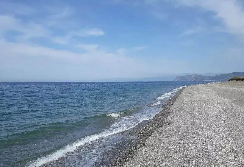 Отель Yachting Club Mare