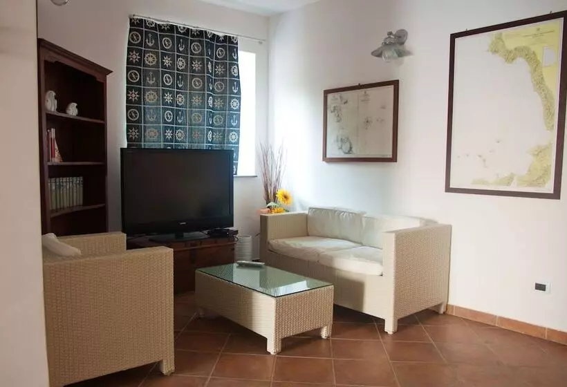 Отель Yachting Club Mare