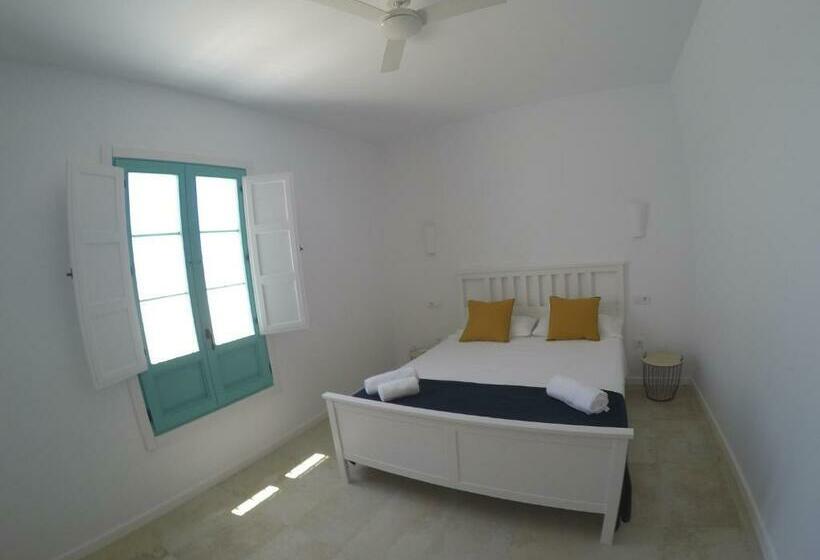 민박 El Chanchullero