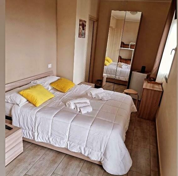 مبيت وإفطار Martina Paradise Affitta Camere