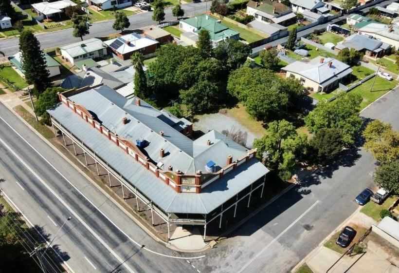 ホテル Historic Star Lodge And Station Masters House Narrandera