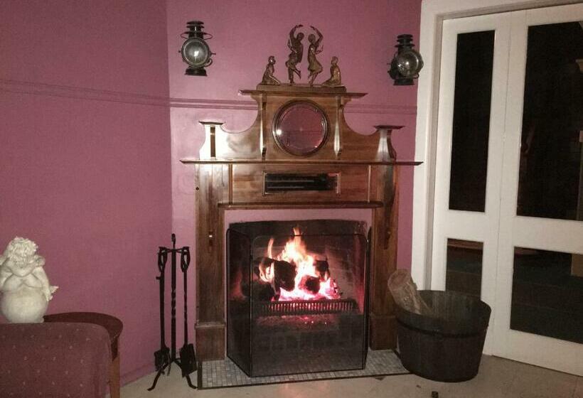 ホテル Historic Star Lodge And Station Masters House Narrandera