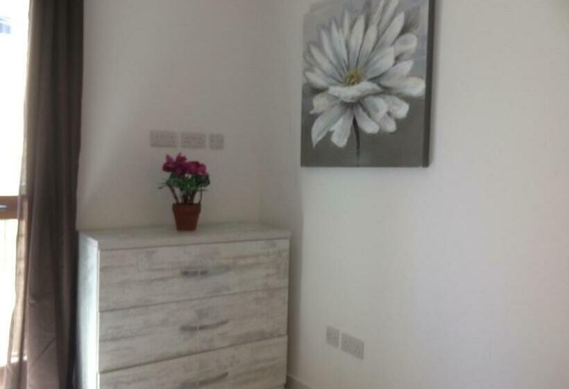 پانسیون Seaside Room